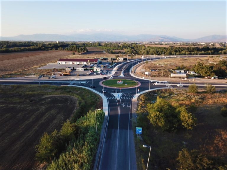 Παράκαμψη Λάρισας : κατασκευή οδικού τμήματος από Β γέφυρα Πηνειού (Δ.Ε.Υ.Α.Λ.) έως Γεωργική Σχολή