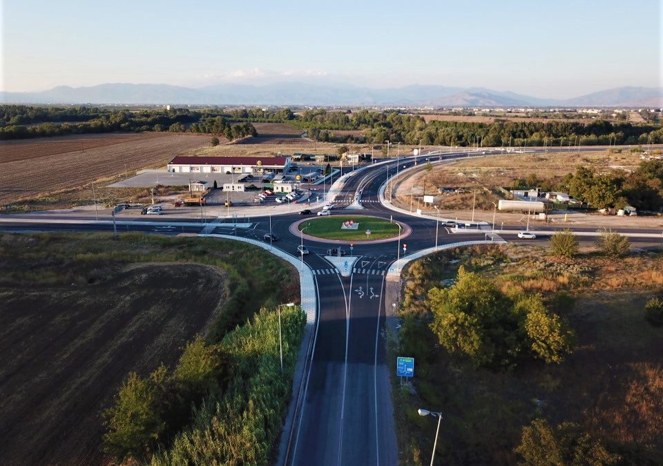 Παράκαμψη Λάρισας : κατασκευή οδικού τμήματος από Β γέφυρα Πηνειού (Δ.Ε.Υ.Α.Λ.) έως Γεωργική Σχολή